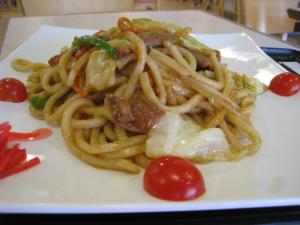 ホルモン焼きうどん