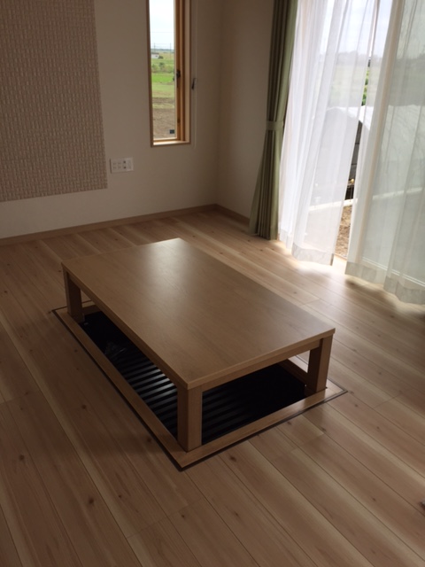 堀こたつ　洋間