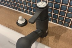 洗面室のおしゃれな水栓
